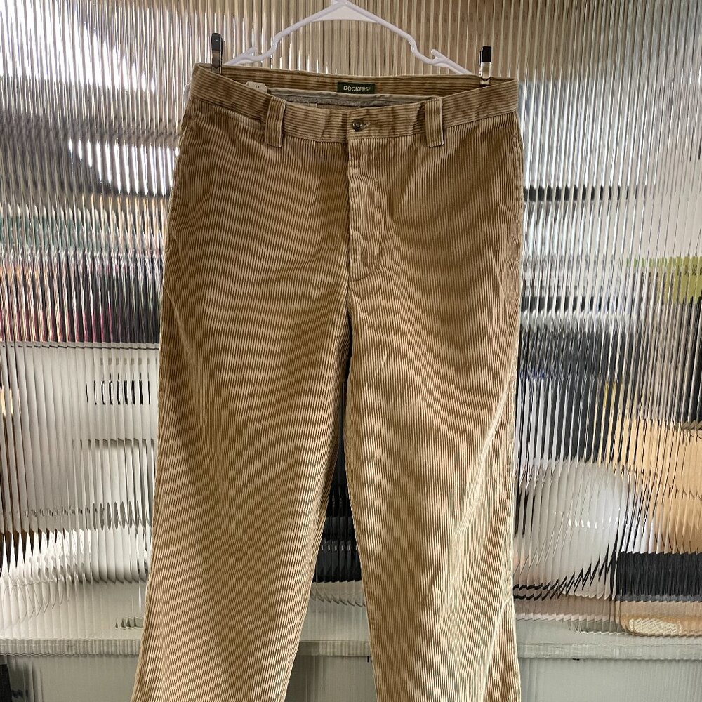 VNTG 34 x 32  Dockers Men’s Tan Y2K Wide Leg Corduroy